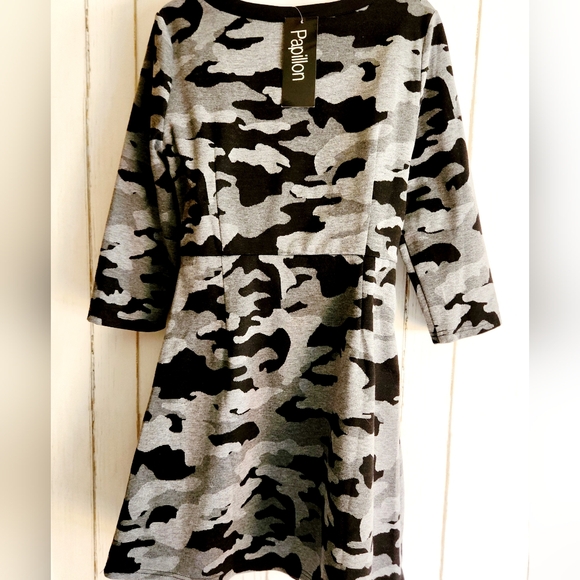 Papillon Sweatshirt Dress sz S NWT Black & Gray Camo - Picture 10 of 12